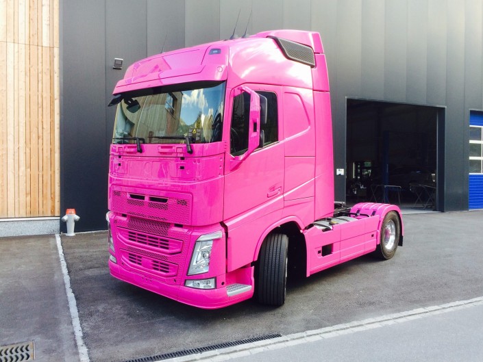 Lastwagen Pink Robe Spritzwerk Sandstrahlwerk Lackiererei Maienfeld